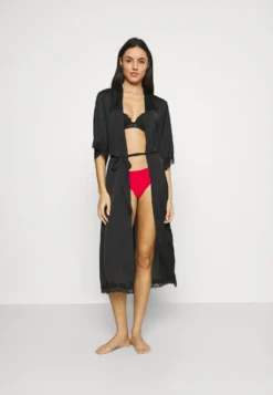 Anna Field Badjas - Black -Anna Field 03448cec7cdd4dc682898c970fec49e6 scaled