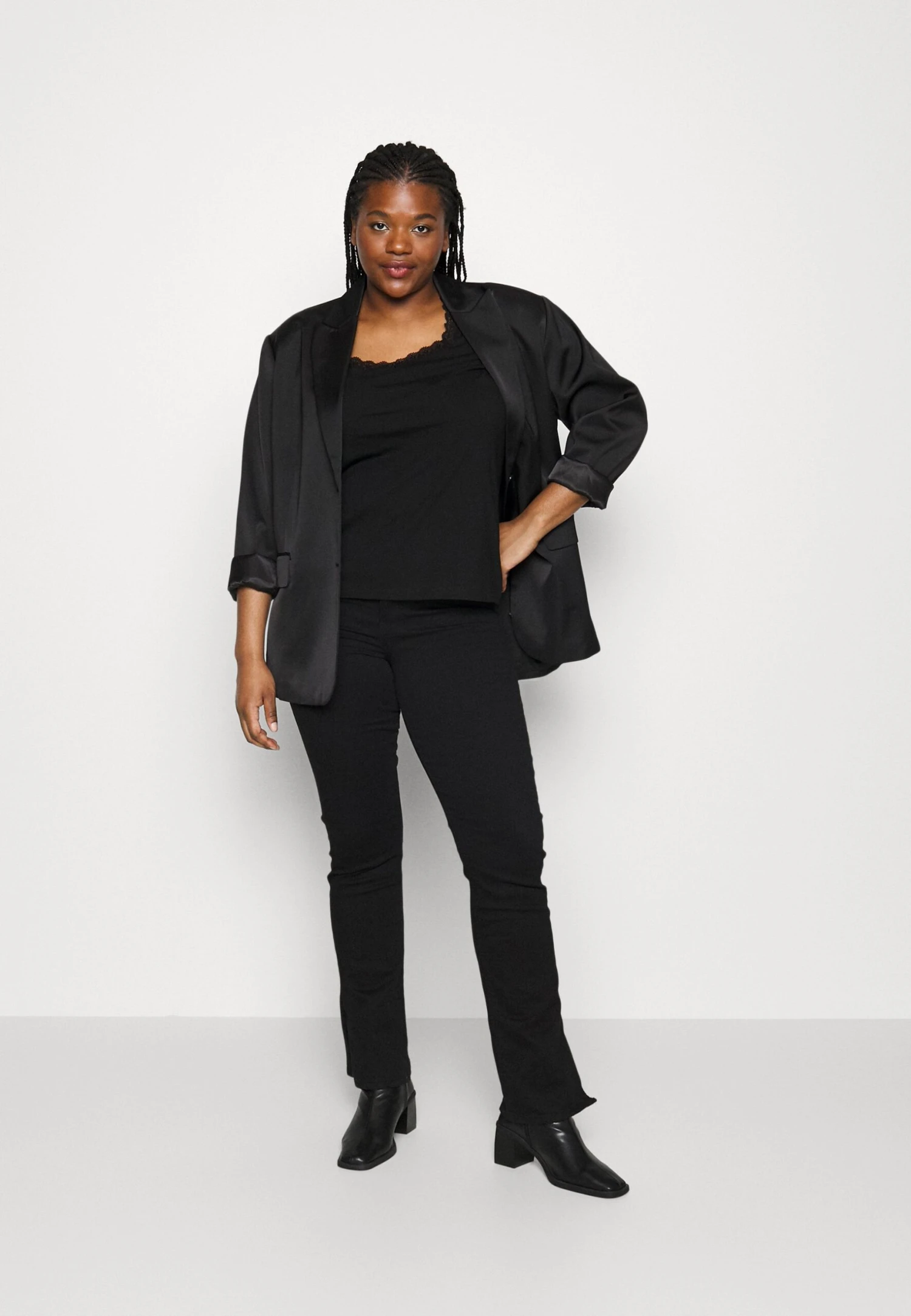 Plus Size - T-Shirt Print - Black 2 Plus Size - T-Shirt Print - Black - Afbeelding 2