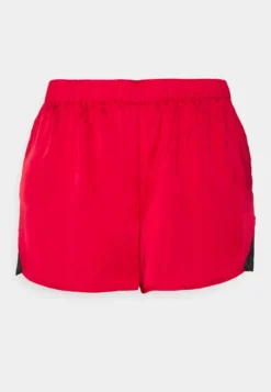 Anna Field 4 Piece Gift Set - Pyjama - Black/Red -Anna Field 1372cb48289d4382a0e2fdd7a8a38c92 scaled