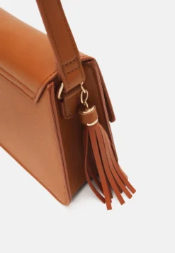 Anna Field Schoudertas - Cognac 7 Anna Field Schoudertas - Cognac -Anna Field 4c367c5ff0da4a86800e43e8ad2ff2fd scaled