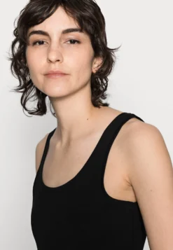 Anna Field Basic Tank 3Er Pack - Top - Black/White /Khaki 11 Anna Field Basic Tank 3Er Pack - Top - Black/White /Khaki -Anna Field 5455a73c86424a53a3fb2c1eae1b7f29 scaled