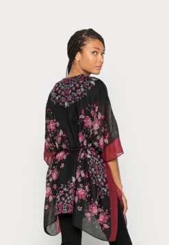 Anna Field Lichte Jas - Black/Blue/Red -Anna Field 5b2be85cd8394a74b81f0c8c510e8243 scaled