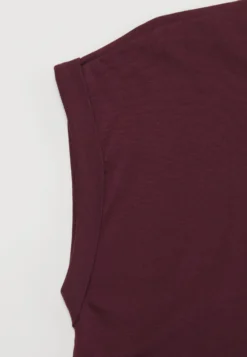 Anna Field 3 Pack - T-Shirt Basic - Dark Red/White/Black 22 Anna Field 3 Pack - T-Shirt Basic - Dark Red/White/Black -Anna Field 5d200e585901467999570bf0d55783b4 scaled