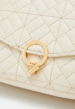 Anna Field Schoudertas - Off-White 11 Anna Field Schoudertas - Off-White -Anna Field 71d4ed2362844bf7b557251a8a8db894 scaled