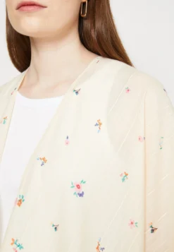 Anna Field Poncho - Yellow -Anna Field 77932faf743942e2b2b40c754b6310f5 scaled