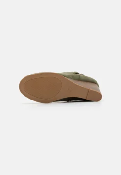 Anna Field Enkellaarsjes Met Sleehak - Khaki -Anna Field 78d559a24a224d8493ddaefa88f07c1a scaled