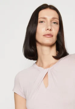 Anna Field T-Shirt Print - Purple 11 Anna Field T-Shirt Print - Purple -Anna Field 7d5b2f78c6224d8b88acbf9e38922d74 scaled