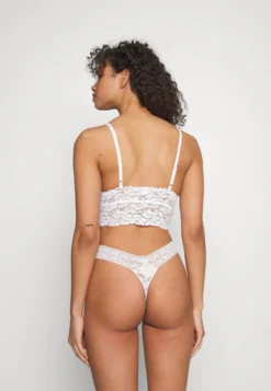 Anna Field 2 Pack Stella / 001 - White_402 - Pink - Bustier - 001 - White_402 - Pink -Anna Field a6a3b721c23043dfb85d4d4a19f6182e scaled