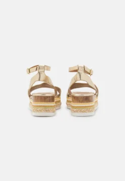 Anna Field Sandalen Met Plateauzool - Gold 9 Anna Field Sandalen Met Plateauzool - Gold -Anna Field d988278198294669a09e2d8970f12085 scaled
