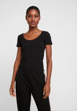 Anna Field 2 Pack- T-Shirt Basic - Black/White -Anna Field f6c057d9d49642e980ece986d9481e76 scaled